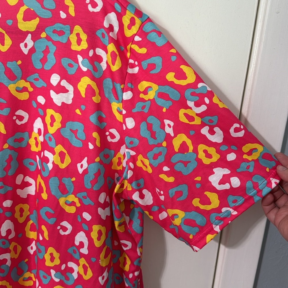Colorful cheetah Southern Stitch top - Picture 12 of 16